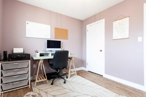 112 Railway Avenue West, Schuler, AB - Indoor Photo Showing Office