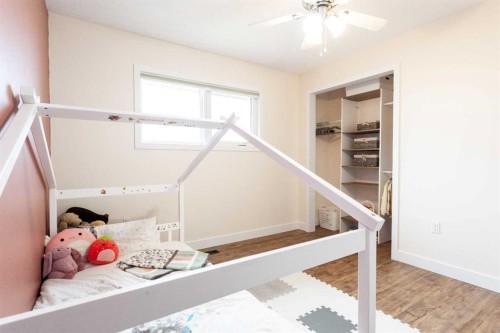 112 Railway Avenue West, Schuler, AB - Indoor