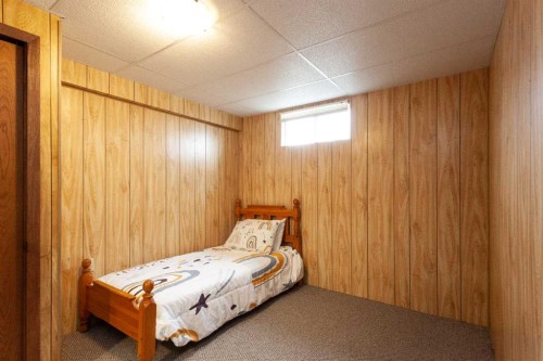 112 Railway Avenue West, Schuler, AB - Indoor