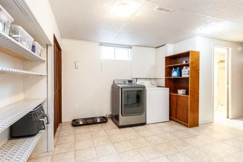 112 Railway Avenue West, Schuler, AB - Indoor Photo Showing Laundry Room