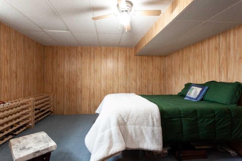 112 Railway Avenue West, Schuler, AB - Indoor