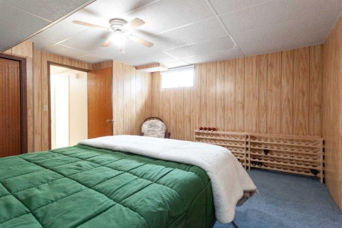 112 Railway Avenue West, Schuler, AB - Indoor Photo Showing Bedroom