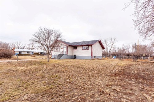 112 Railway Avenue West, Schuler, AB - Outdoor