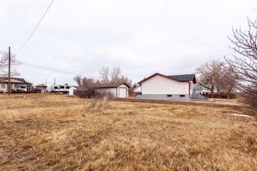 112 Railway Avenue West, Schuler, AB - Outdoor