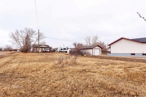 112 Railway Avenue West, Schuler, AB - Outdoor