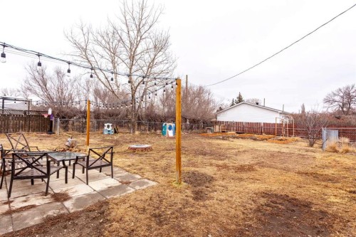 112 Railway Avenue West, Schuler, AB - Outdoor