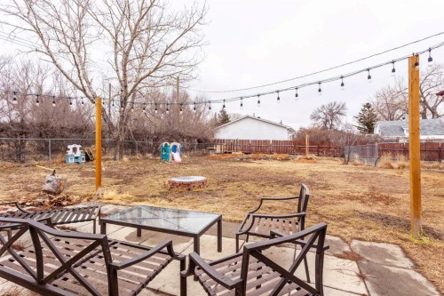 112 Railway Avenue West, Schuler, AB - Outdoor