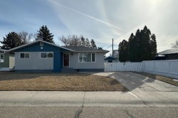 1611 10 Avenue NEMedicine Hat, AB T1A 6G6