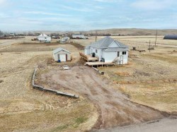 11 Railway Street Walsh, AB T0J 3L0