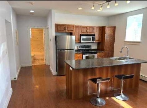 106-371 Aberdeen Street Se, Medicine Hat, AB - Indoor Photo Showing Kitchen With Double Sink