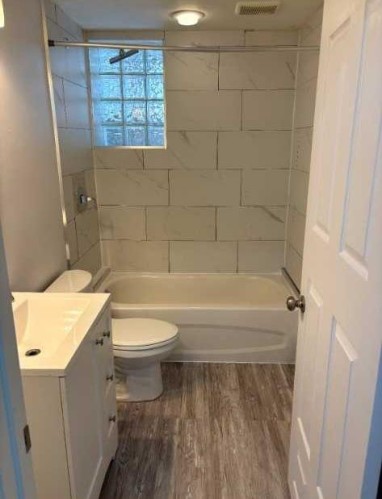 106-371 Aberdeen Street Se, Medicine Hat, AB - Indoor Photo Showing Bathroom