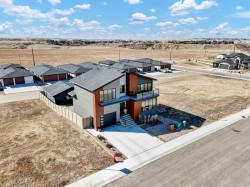 328 Coulee Ridge Drive SWMedicine Hat, AB T1B 0T2