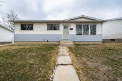 532 5 Street SERedcliff, AB T0K 2P0