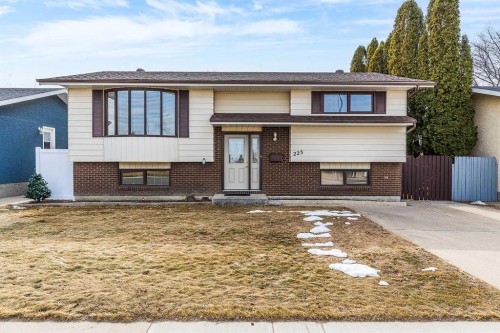 223 Sprague Way SE Medicine Hat, AB T1B 3L9