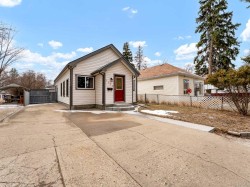 1123 Balmoral Street SEMedicine Hat, AB T1A 0X5