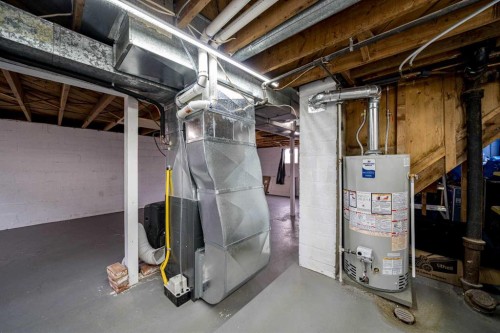 401 Broadway Avenue East, Redcliff, AB - Indoor Photo Showing Basement