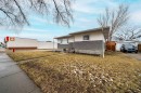 401 Broadway Avenue East, Redcliff, AB  - Outdoor 