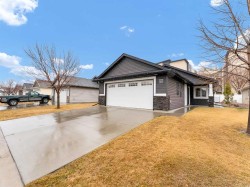 112 Chartwell Place SEMedicine Hat, AB T1B 0E3