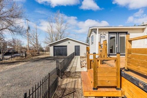 425 6 Street, Suffield, AB - Outdoor