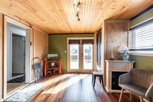 425 6 Street, Suffield, AB - Indoor