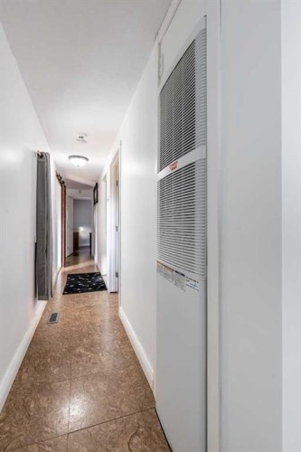 425 6 Street, Suffield, AB - Indoor Photo Showing Other Room