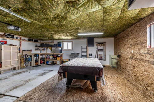 425 6 Street, Suffield, AB - Indoor Photo Showing Other Room