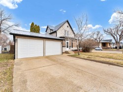 102 4 Street SWMedicine Hat, AB T1A 4E3