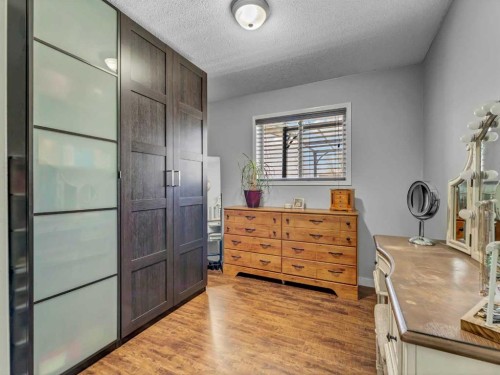 32 Spruce Close Se, Medicine Hat, AB - Indoor Photo Showing Other Room