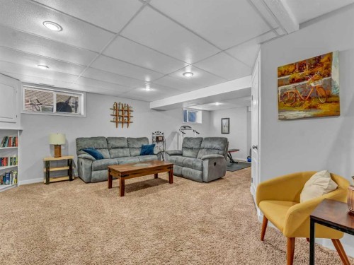 32 Spruce Close Se, Medicine Hat, AB - Indoor