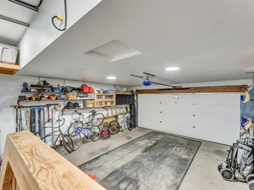 32 Spruce Close Se, Medicine Hat, AB - Indoor Photo Showing Garage