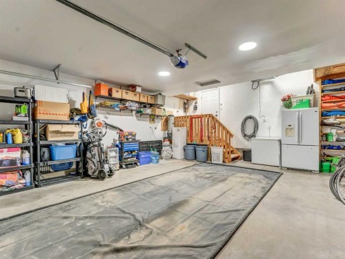 32 Spruce Close Se, Medicine Hat, AB - Indoor Photo Showing Garage