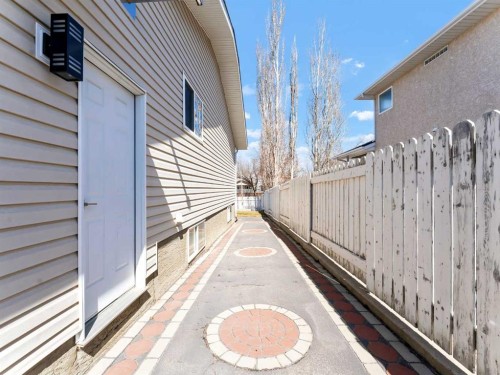 32 Spruce Close Se, Medicine Hat, AB - Outdoor