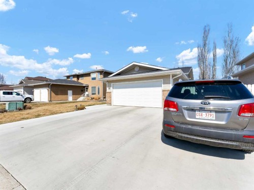 32 Spruce Close Se, Medicine Hat, AB - Outdoor