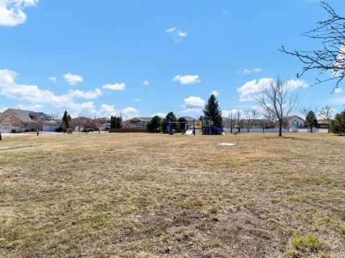 32 Spruce Close Se, Medicine Hat, AB - Outdoor