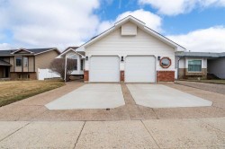 155 Shannon Drive SEMedicine Hat, AB T1B 4C2