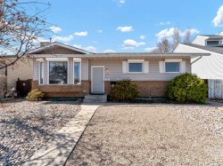 32 Smeaton Avenue SEMedicine Hat, AB T1B 3Y8
