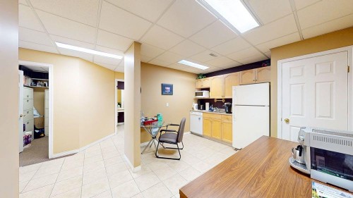 3-1335 Trans Canada Way Se, Medicine Hat, AB 