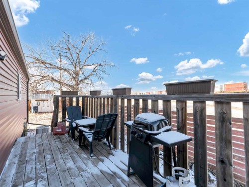 427 Main Street North, Redcliff, AB - Outdoor