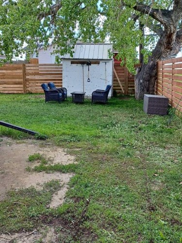 427 Main Street North, Redcliff, AB - Outdoor