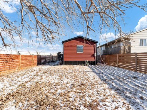 427 Main Street North, Redcliff, AB - Outdoor