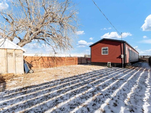 427 Main Street North, Redcliff, AB - Outdoor