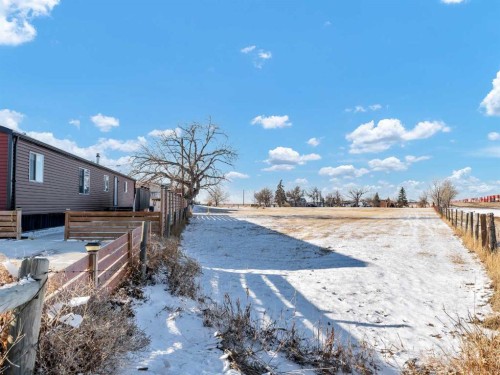 427 Main Street North, Redcliff, AB - Outdoor
