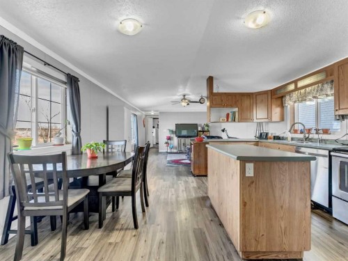 427 Main Street North, Redcliff, AB - Indoor