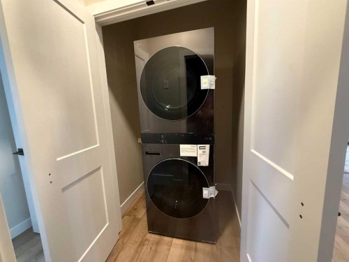 171 Parkview Crescent West, Bow Island, AB - Indoor Photo Showing Laundry Room