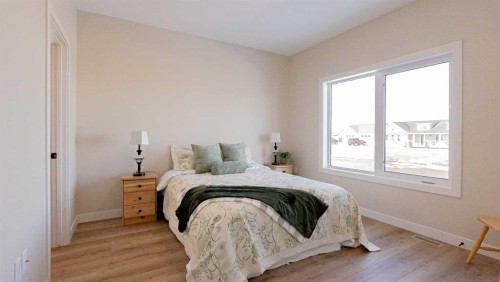 171 Parkview Crescent West, Bow Island, AB - Indoor Photo Showing Bedroom