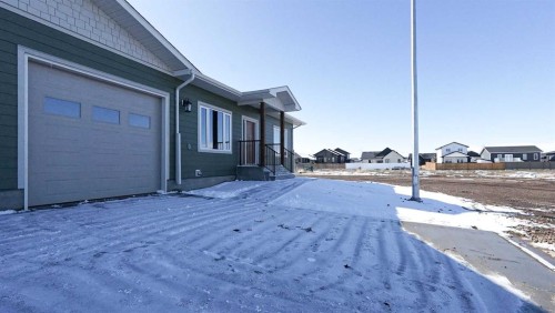 171 Parkview Crescent West, Bow Island, AB - Outdoor