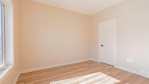 240 Parkview Lane West, Bow Island, AB - Indoor Photo Showing Other Room