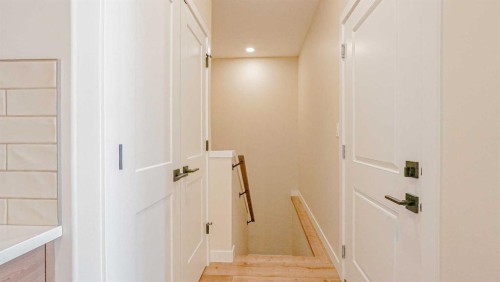 240 Parkview Lane West, Bow Island, AB - Indoor Photo Showing Other Room