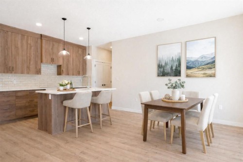 240 Parkview Lane West, Bow Island, AB - Indoor Photo Showing Dining Room