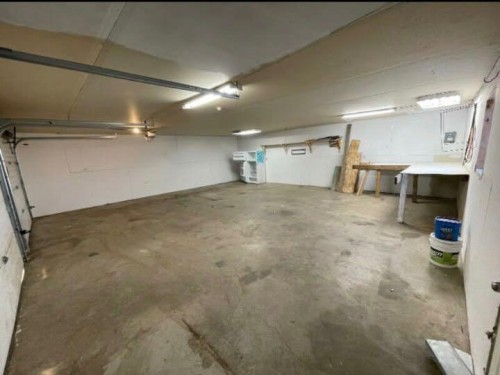 902 Range Road 65, Redcliff, AB - Indoor Photo Showing Garage